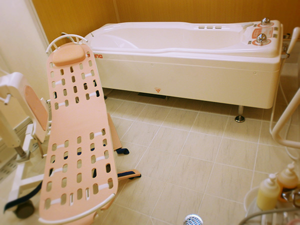 【医療特化型有料老人ホーム】アプリシェイト豊中の大浴場