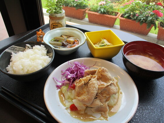 おいしい食事による幸せ