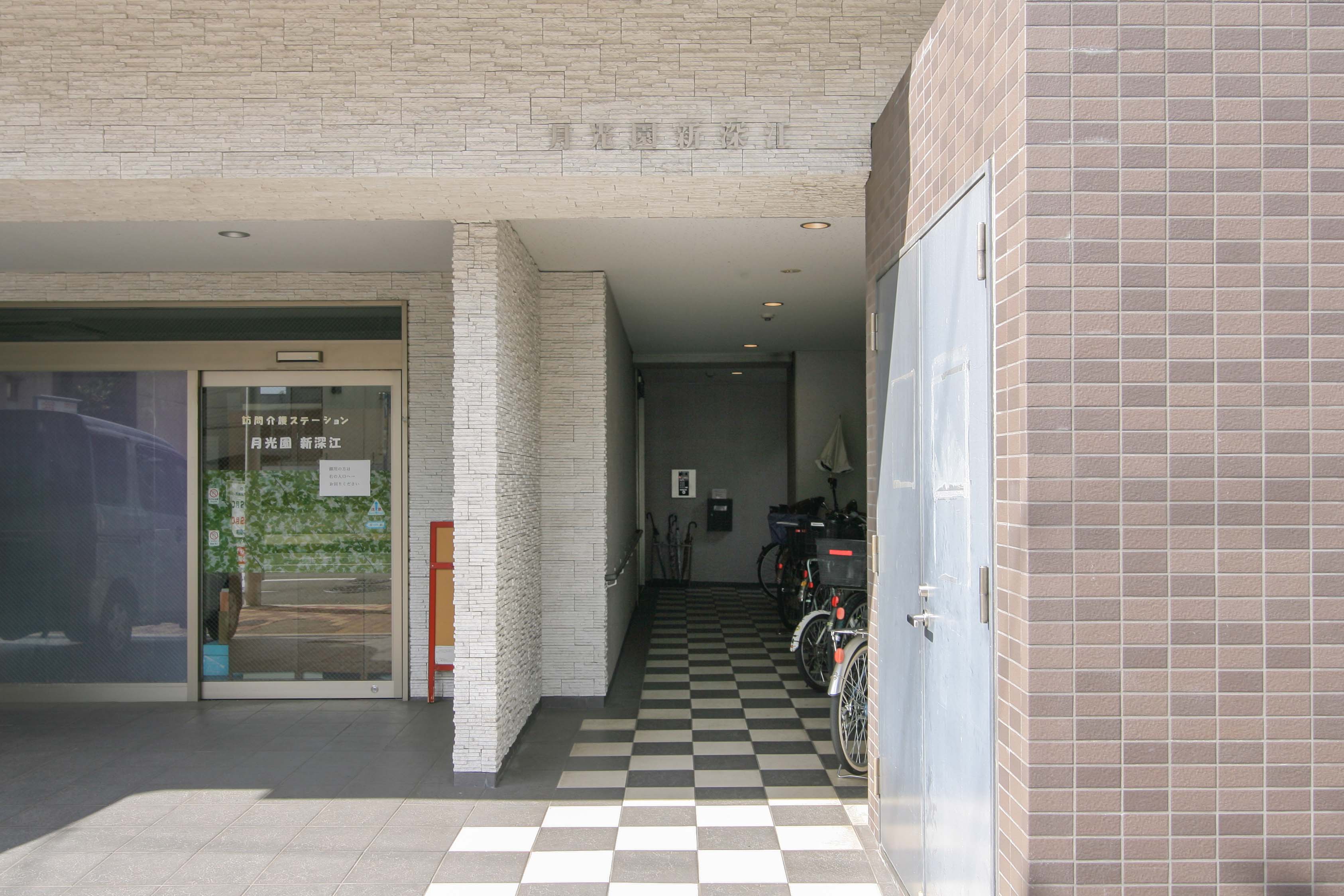 大阪メトロ千日前線「新深江駅」から徒歩2分のアクセス良好な施設！
