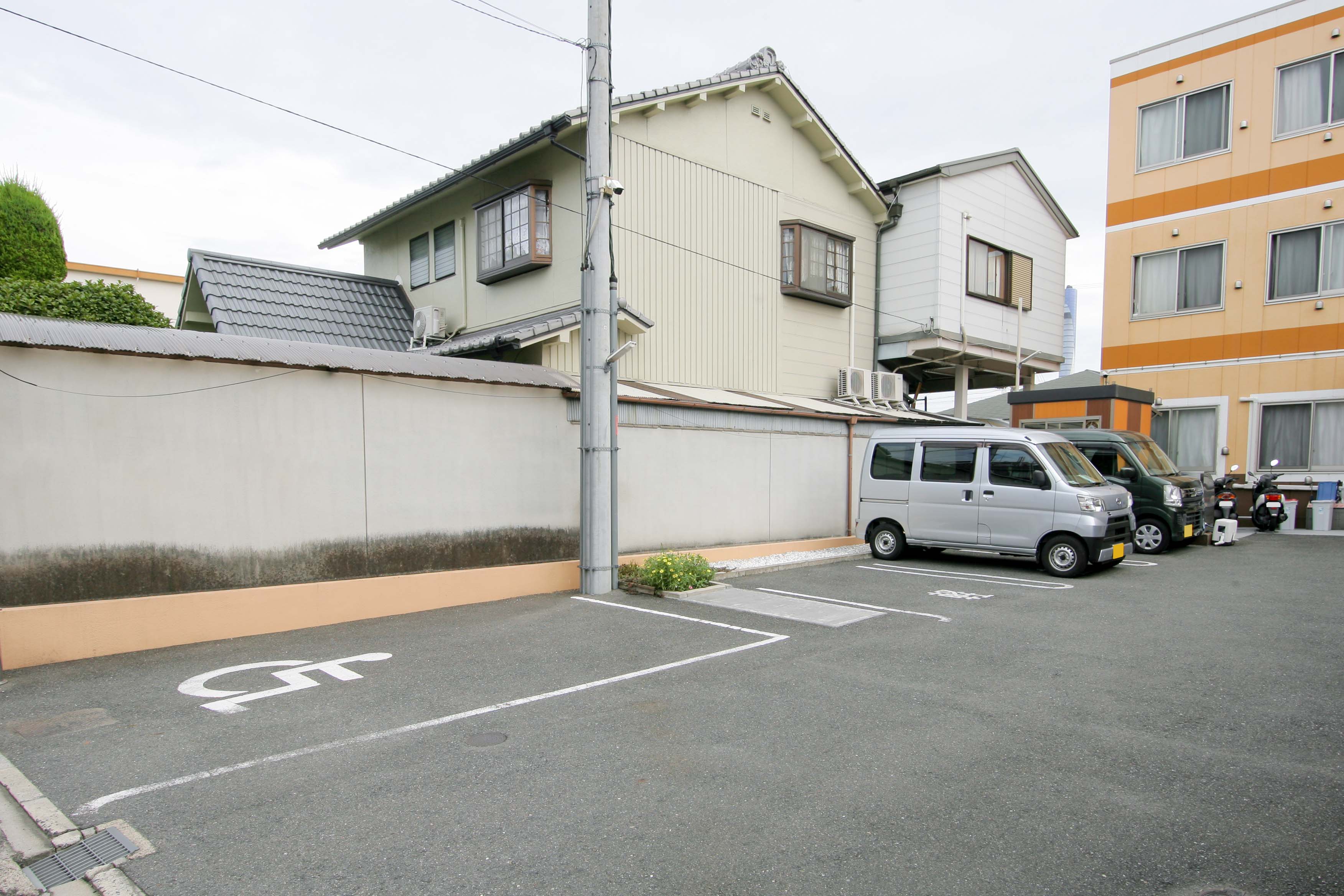 エタニティ瓜破西の駐車場完備