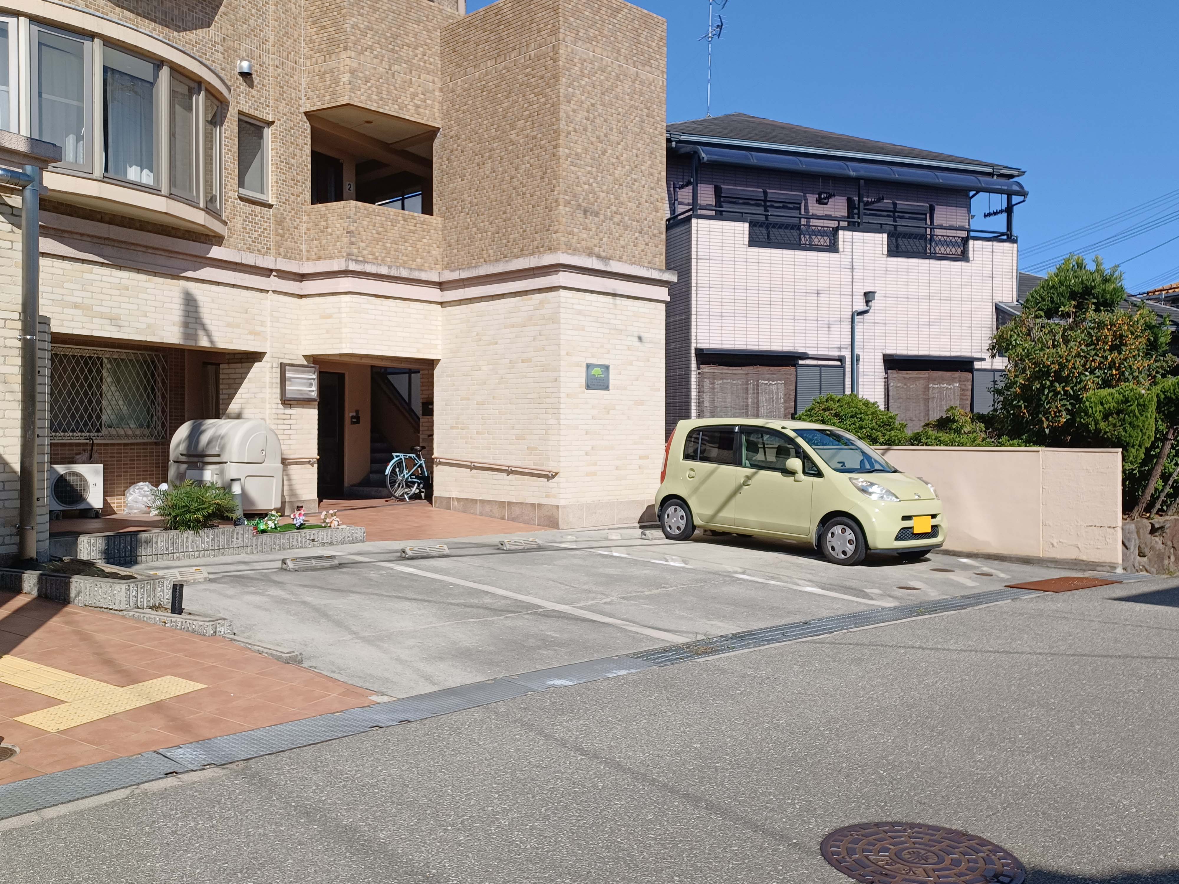 ユアサイド上野芝の駐車場完備