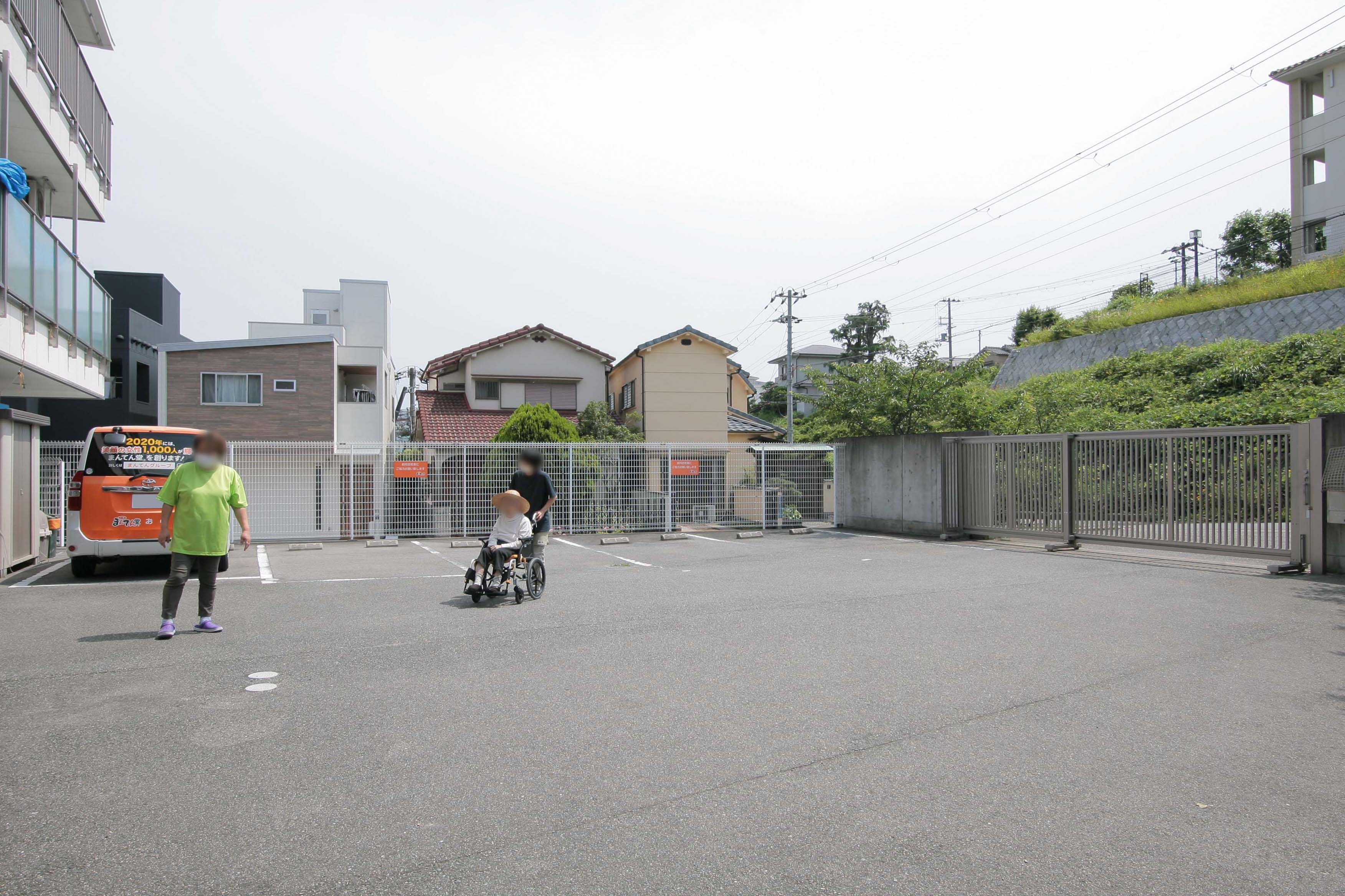 まんてん堂グループホームたるみ神陵台の玄関