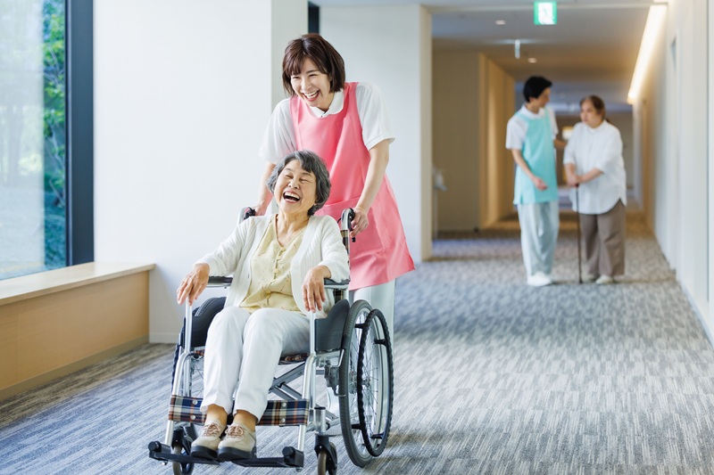 【認知症の進行】段階別の症状・原因と進行を緩やかにするケア方法を解説