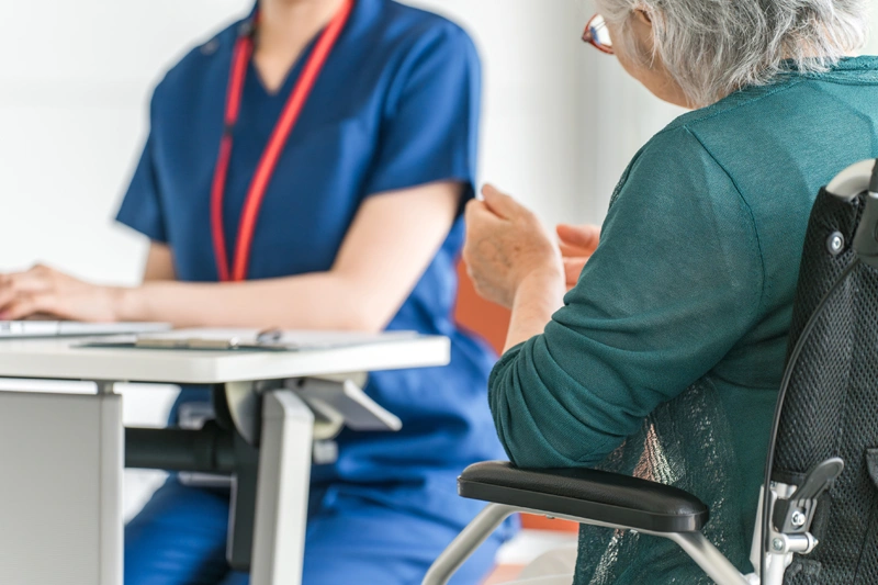 高額療養費制度とは?申請方法や自己負担限度額をわかりやすく解説