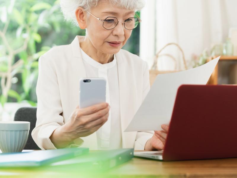 老人ホームは身元保証人がいないと入れない?代行サービスや後見制度の活用法