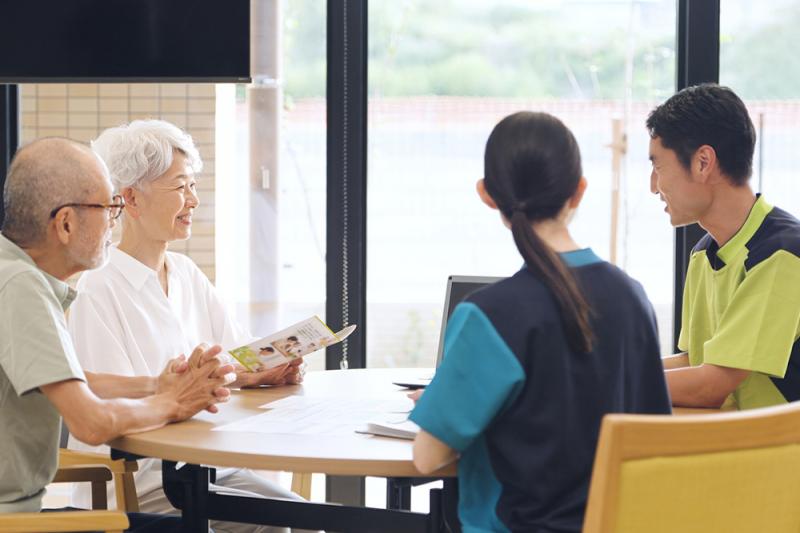 どの施設があう?親の老人ホーム・介護施設選び方ガイド