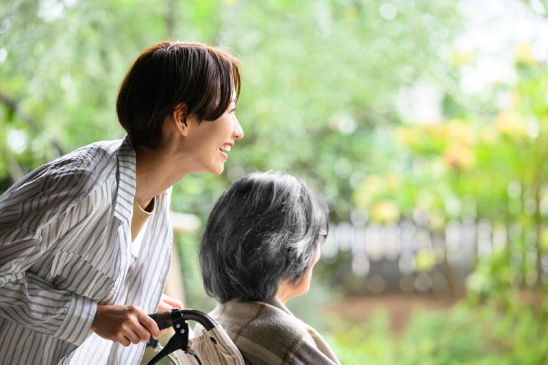 介護施設・老人ホーム入居後に家族が担うサポートや役割