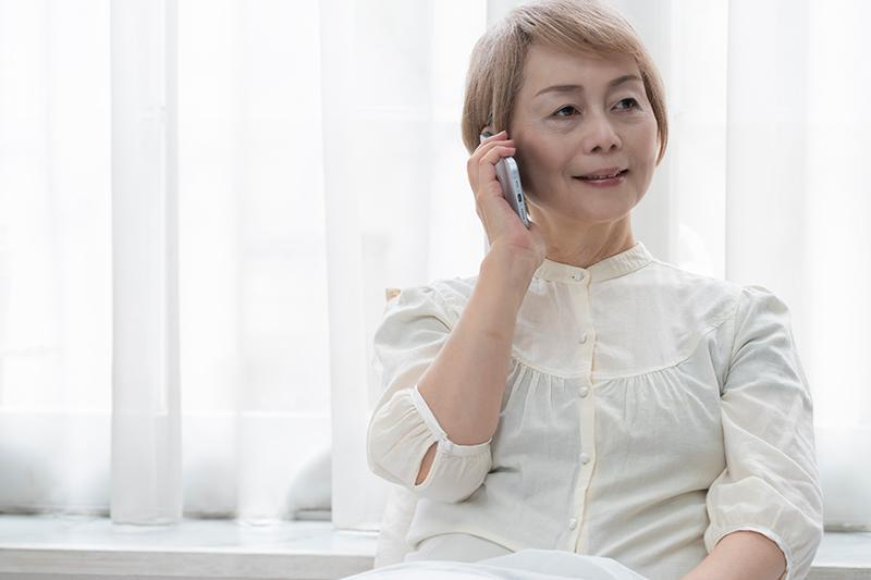 【介護の悩み】相談相手がいない主介護者の孤立を防ぐ!無料の電話窓口や地域包括支援センターの活用法