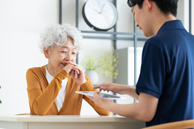 要介護認定の更新手続き完全ガイド|期間・流れと区分変更申請との違いを徹底解説