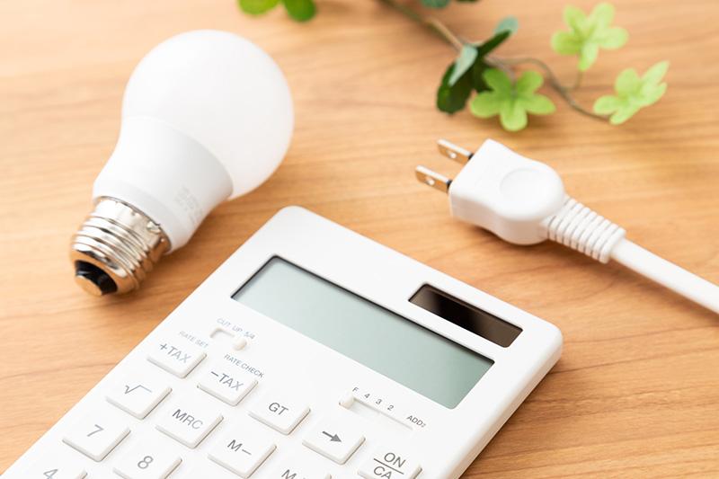 老人ホームの電気代は別料金?個別メーター/定額/共益費の違いと確認ポイント