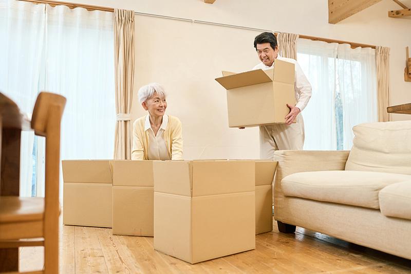 老人ホームの荷物はどれくらい持ち込める?収納・断捨離・搬入のコツ