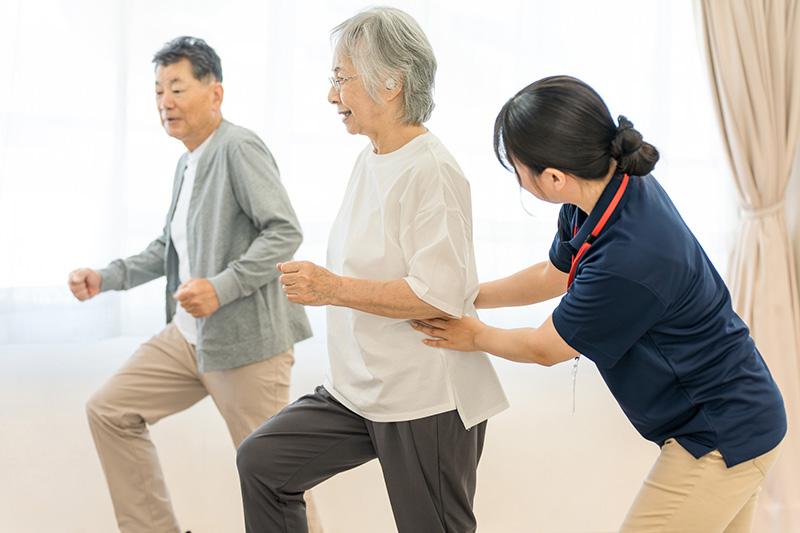 要支援1でデイサービスは使える?週何回・費用・内容まで解説