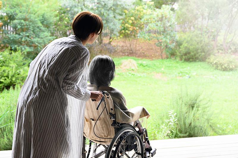 親の介護は義務?扶養の範囲から拒否できる条件まで解説